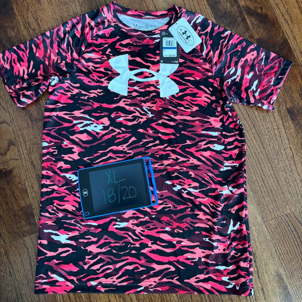NWT Boys Under Armour Shirt Size 18/20 X Large
